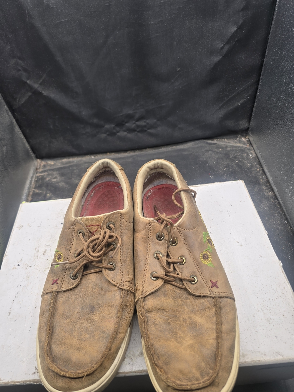 Twisted X Tan Leather Women's Casual Flats with Red Liner